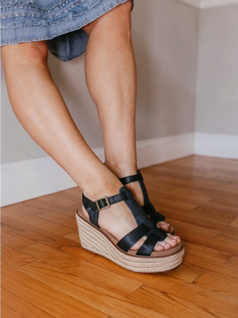 Corky's Black Somethings Fishy Wedges